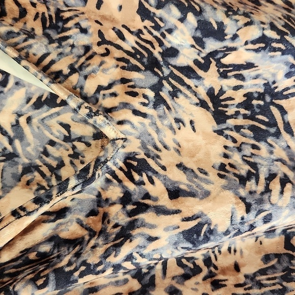 FREE People | EUC Go Get Em Top Blouse Crushed Velvet Size S - Picture 8 of 11